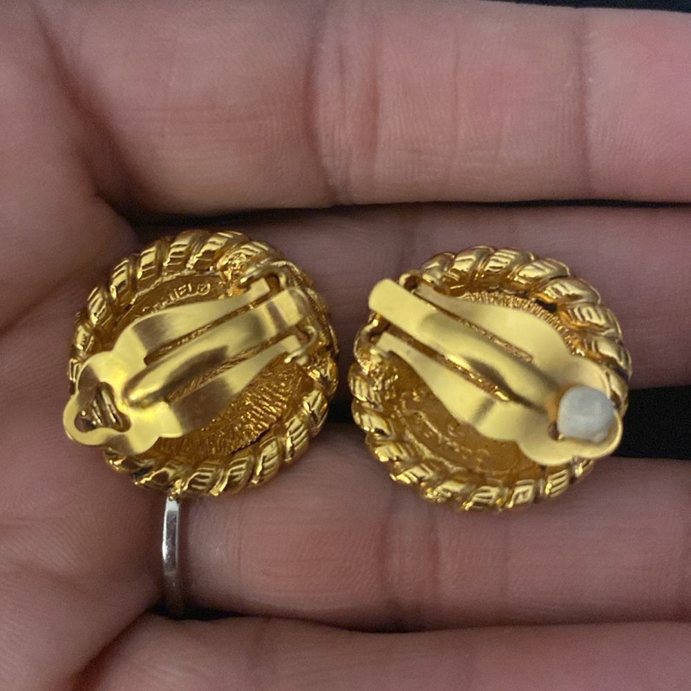 Vintage Chanel Clip Round Earrings - Picture 7 of 10